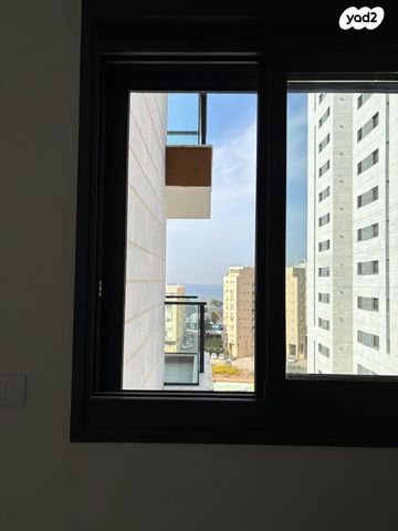 דירה, הרב הרצוג 8, צפון מערב מרכז העיר, נתניה