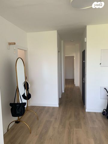 דירה, קרייתי 28, לב העיר, בת ים