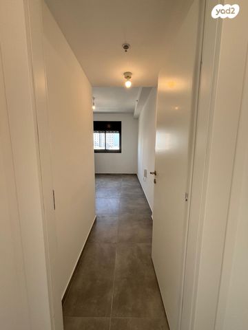 דירה, הרב הרצוג 8, צפון מערב מרכז העיר, נתניה