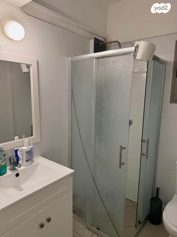 דירה, שדרות כצנלסון 9, מרכז העיר, קרית אתא