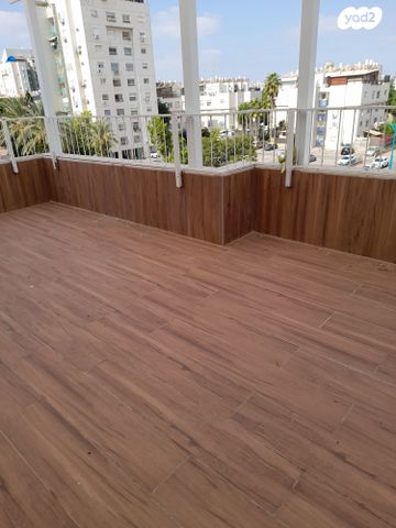 גג/ פנטהאוז, אדמונית 24, גני אביב, לוד