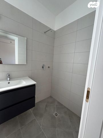 דירה, הרב הרצוג 8, צפון מערב מרכז העיר, נתניה