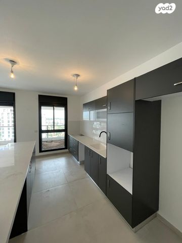 דירה, יונה וולך 1, גרין פארק החדשה, הוד השרון