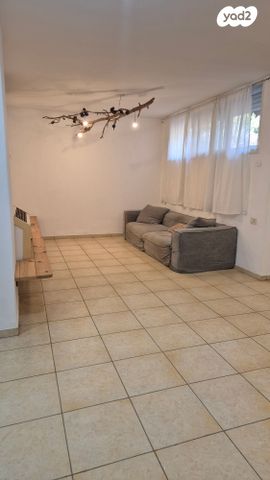 יחידת דיור, השיח 7, מרכז המושבה, אבן יהודה