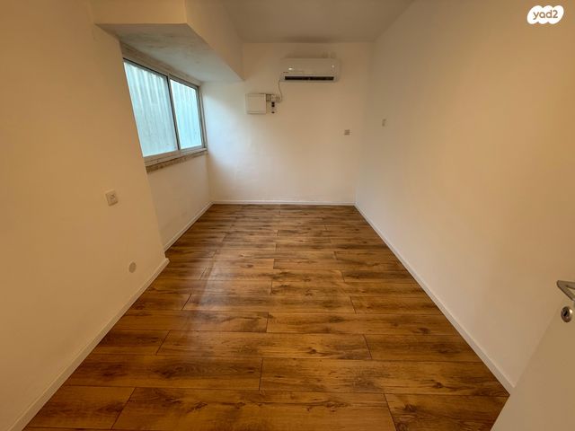 דירת גן, דרך הציונות 5, רובע ג', אריאל