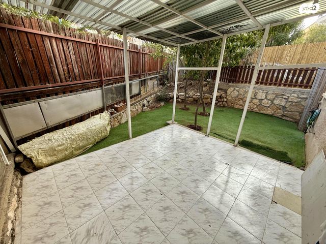 דירת גן, דרך הציונות 5, רובע ג', אריאל