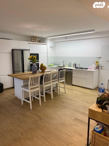 דירה, העגור 1, החותרים, טירת כרמל