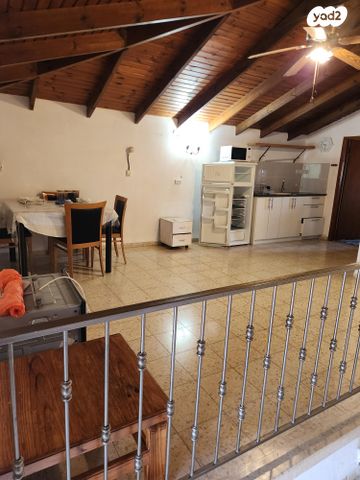 סטודיו/ לופט, עמיקם שמאי 49, ראש פינה, ראש פינה