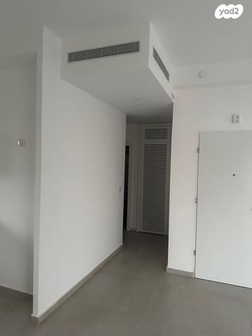 גג/ פנטהאוז, טיומקין 6, ראשונים, ראשון לציון