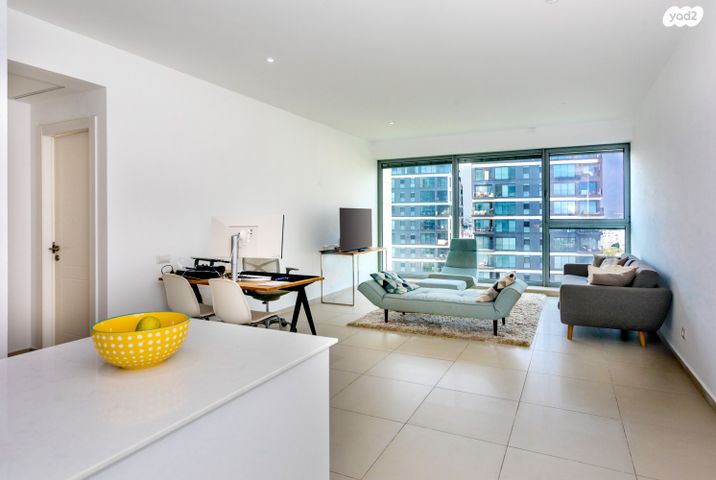 דירה, ניסים אלוני, צמרות איילון, פארק צמרת, תל אביב יפו