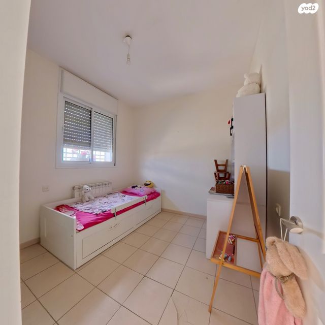 דו משפחתי, יהודה אליצור, ירושלים