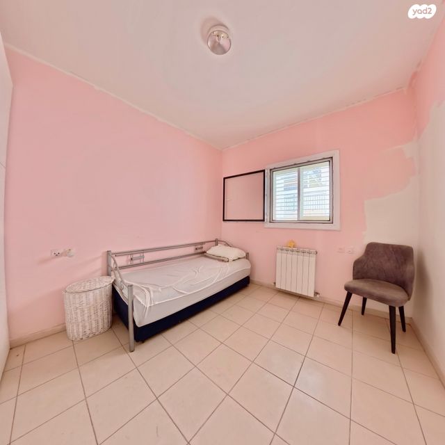 דו משפחתי, יהודה אליצור, ירושלים