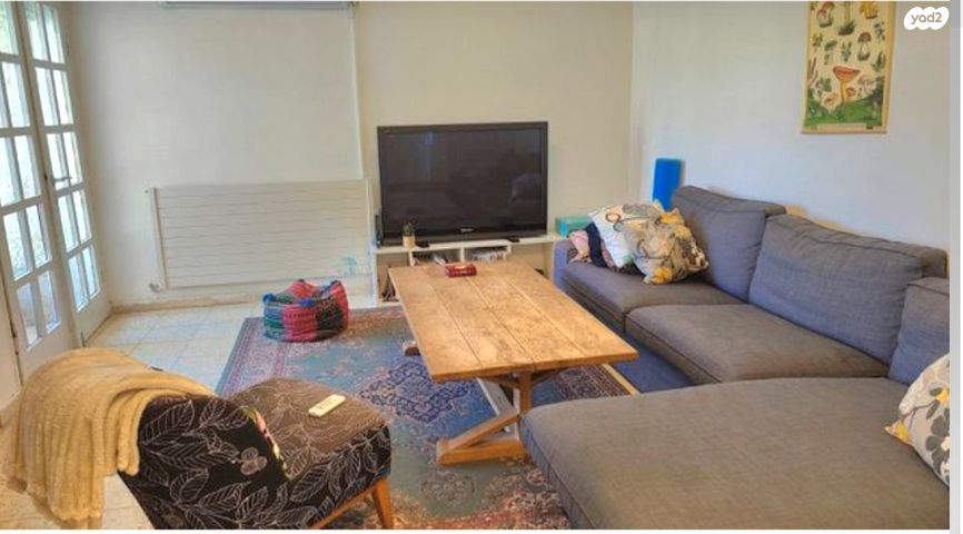 דירה, מרדכי אלקחי, ארמון הנציב, תלפיות מזרח, ירושלים