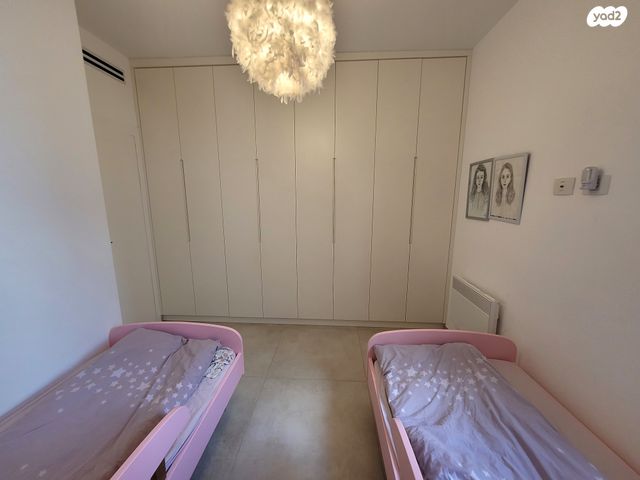 דירה, גרשון אבנר, ארמון הנציב, תלפיות מזרח, ירושלים