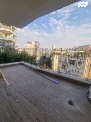 דירה, שינקין, גבעתיים