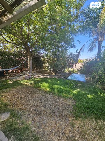 בית פרטי/ קוטג', האורנים, לפיד, לפיד