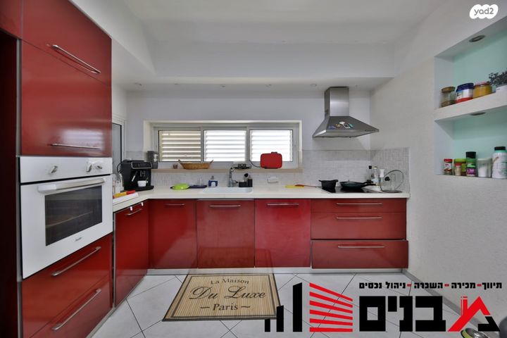 גג/ פנטהאוז, שדרות הרברט ליהמן 11, קרית ים