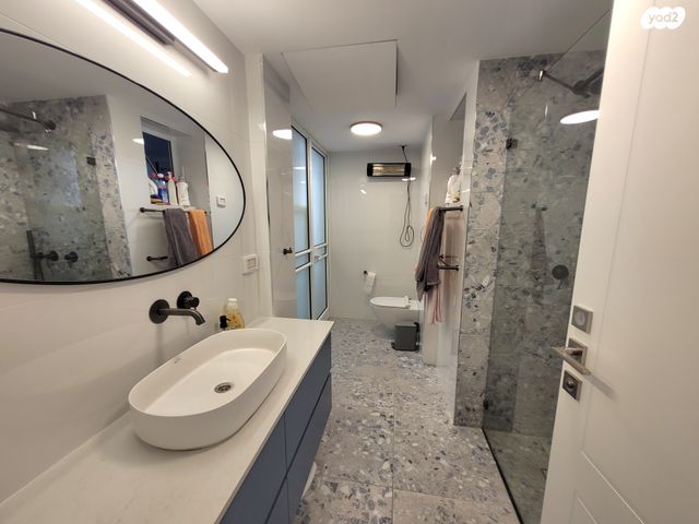 דירה, גרשון אבנר, ארמון הנציב, תלפיות מזרח, ירושלים