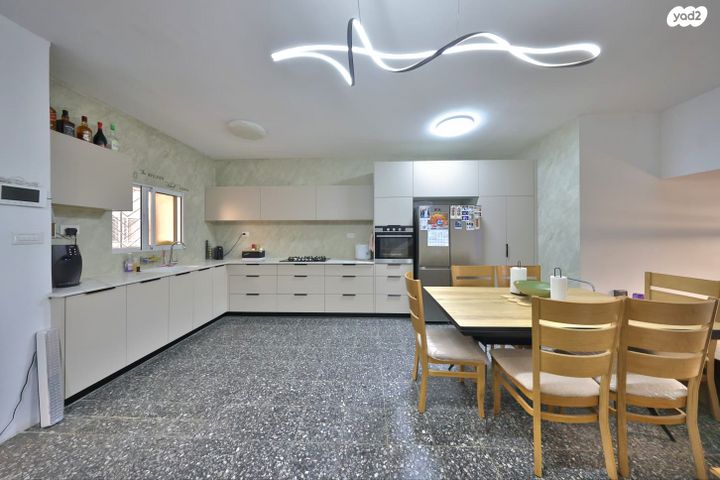 דירת גן, חיים, קרית ביאליק