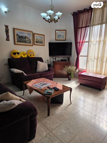 דו משפחתי, ד"ר גרשון ציפר, חיפה