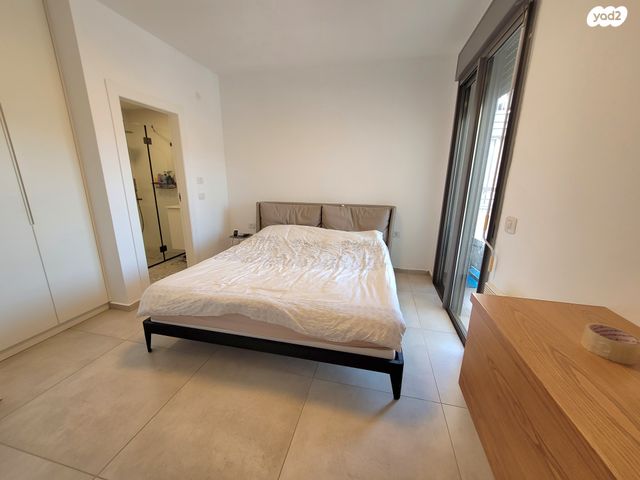 דירה, גרשון אבנר, ארמון הנציב, תלפיות מזרח, ירושלים