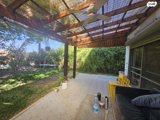 בית פרטי/ קוטג', האורנים, לפיד, לפיד