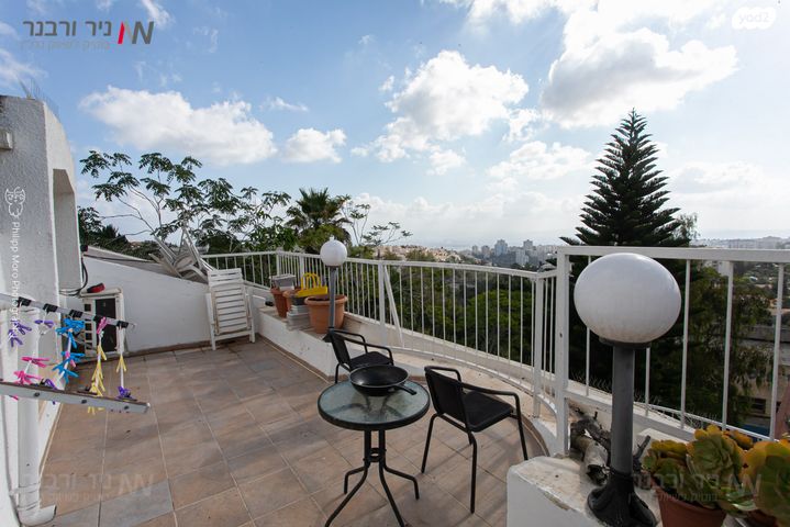 גג/ פנטהאוז, אחוזה, חיפה