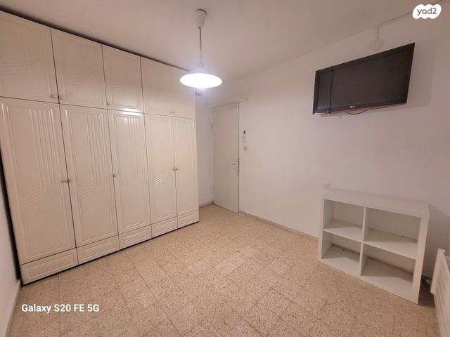 דירה, מרדכי אלקחי, ארמון הנציב, תלפיות מזרח, ירושלים