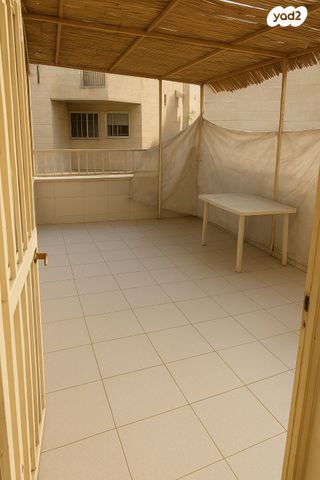 דירה, הרב פנחס קהתי 12, גבעת שאול, ירושלים