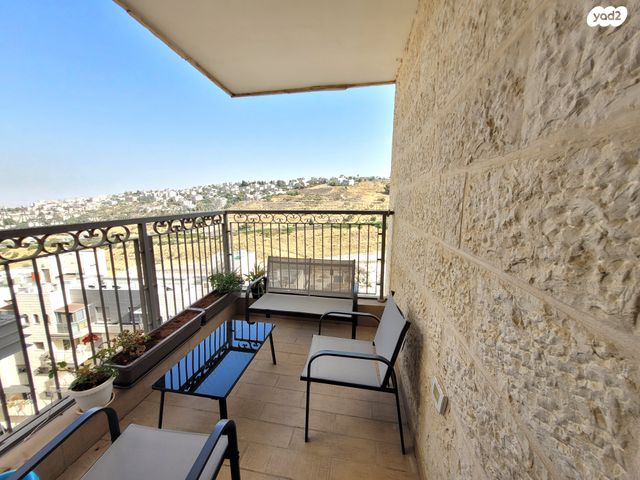 דירה, גרשון אבנר, ארמון הנציב, תלפיות מזרח, ירושלים