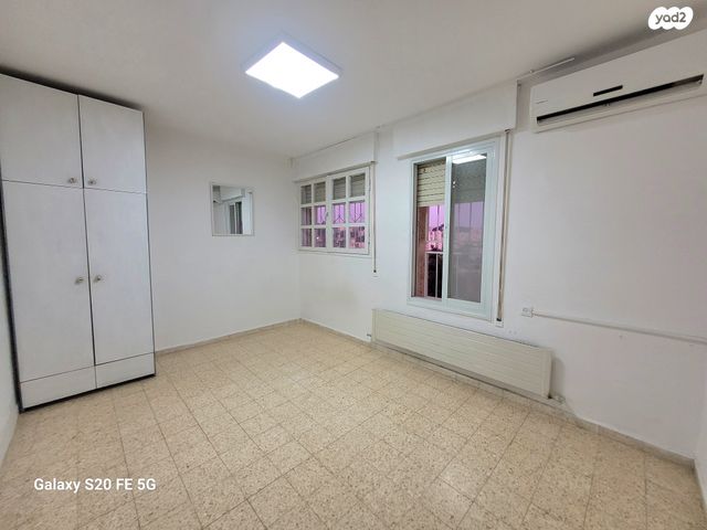 דירה, מרדכי אלקחי, ארמון הנציב, תלפיות מזרח, ירושלים