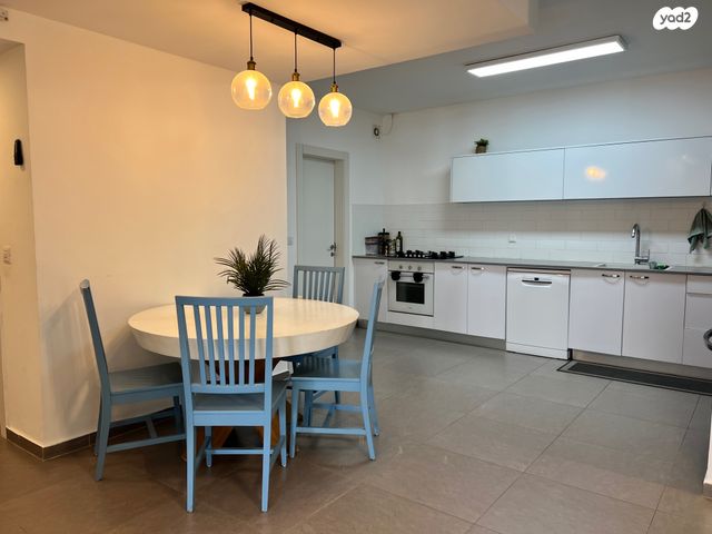 דירה, ש"י עגנון 11, נאות שמיר, יבנה