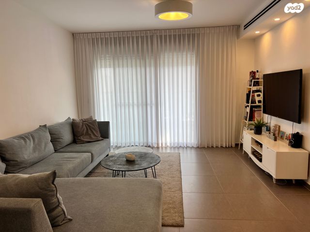 דירה, ש"י עגנון 11, נאות שמיר, יבנה