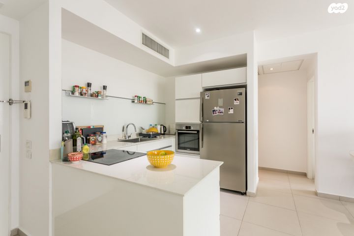 דירה, ניסים אלוני, צמרות איילון, פארק צמרת, תל אביב יפו