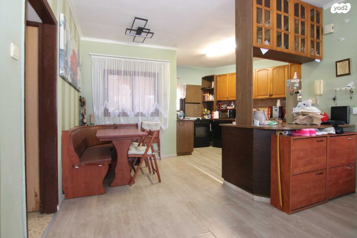 דירה, רמב"ם, ראשון לציון