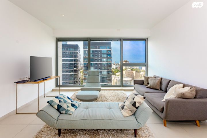 דירה, ניסים אלוני, צמרות איילון, פארק צמרת, תל אביב יפו