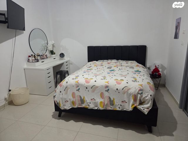 דו משפחתי, שניר, כפיר יוסף, אלפי מנשה