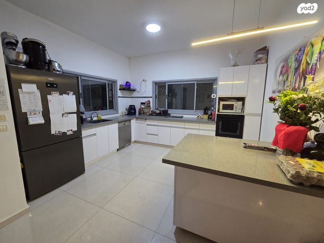 דו משפחתי, שניר, כפיר יוסף, אלפי מנשה