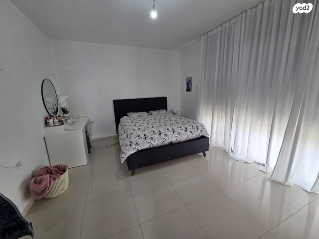 דו משפחתי, שניר, כפיר יוסף, אלפי מנשה