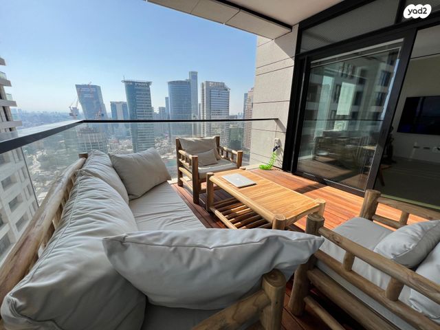 דירה, ניסים אלוני, צמרות איילון, פארק צמרת, תל אביב יפו