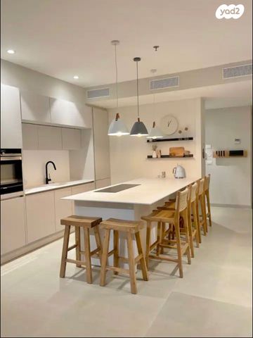 ניסים אלוני 