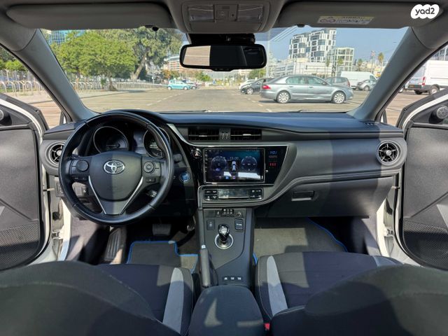 טויוטה אוריס