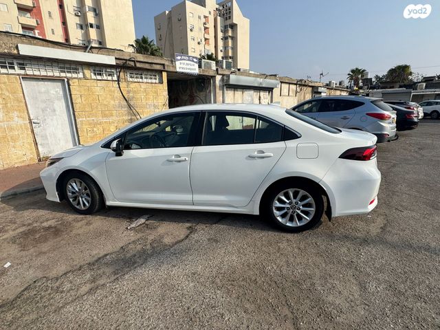 מודעת רכב טויוטה קורולה