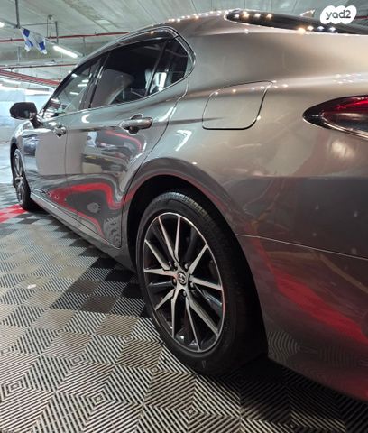 טויוטה קאמרי