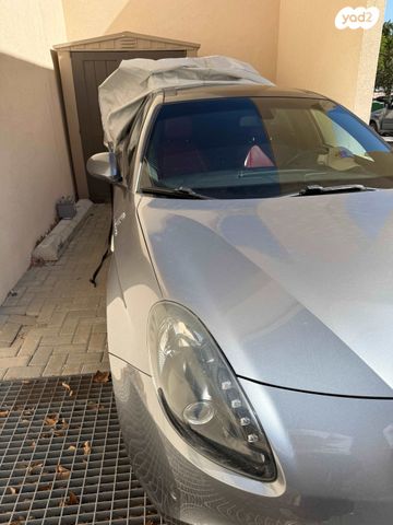 מודעת רכב אלפא רומיאו ג'ולייטה