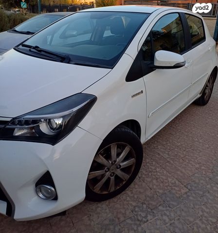 טויוטה יאריס