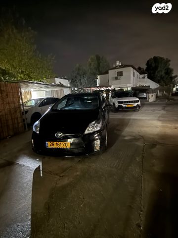 טויוטה פריוס