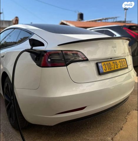 טסלה מודל 3