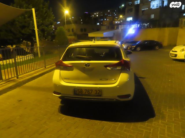 מודעת רכב טויוטה אוריס