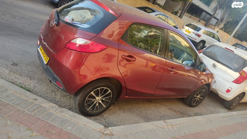 מודעת רכב מאזדה 2